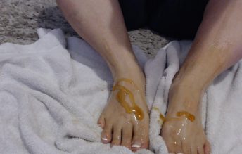 Honey Foot Love - Kates Kurves