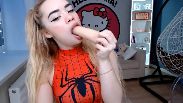 Mia Melon – Spider Sucking