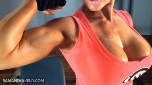 Samantha Kelly – Home Workout Iphone Shot Topless