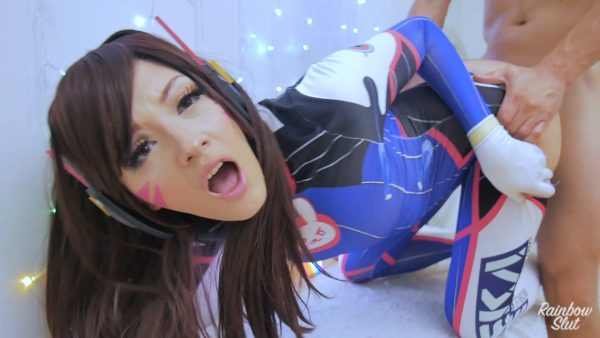 Rainbowslut – DVA Cosplay Anal Ambush