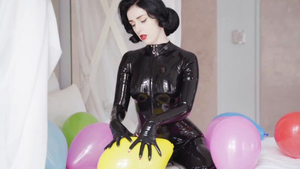 Miss Ellie Mouse – Balloons and Latex Catsuit