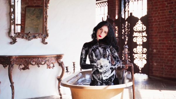 Miss Ellie Mouse – Black Latex Catsuit and Soap Suds