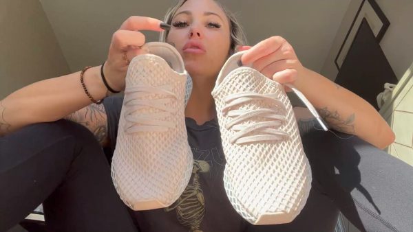 SorceressBebe – Foot and Sneaker JOI