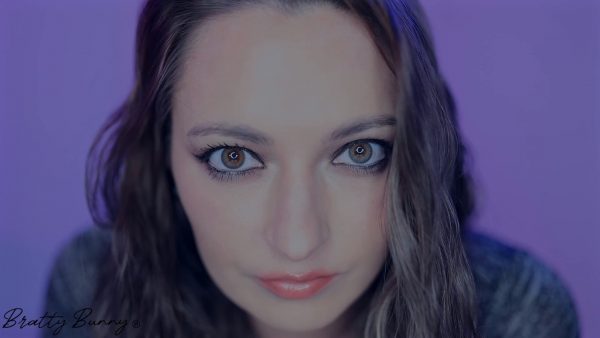 Bratty Bunny – STARE